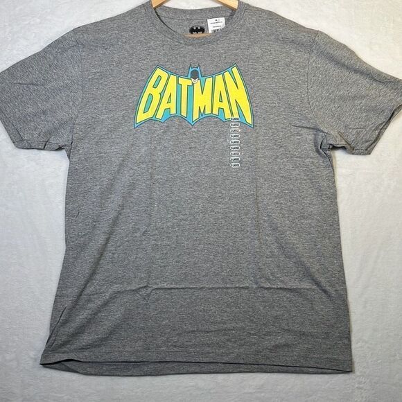 Batman vintage‎ logo short sleeve T-shirt- NWT-XL - Picture 1 of 5
